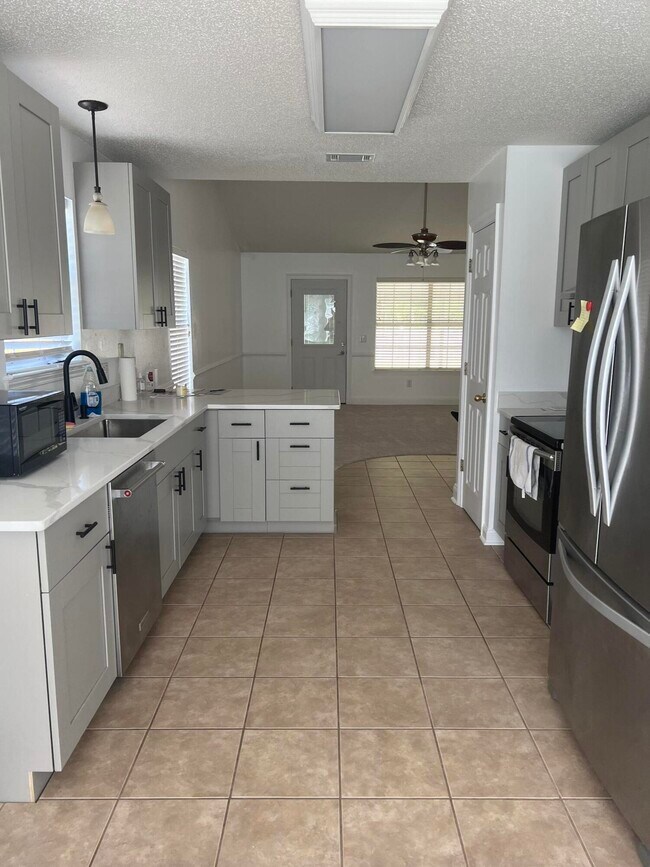 Foto del edificio - 5149 Whitehurst Ln