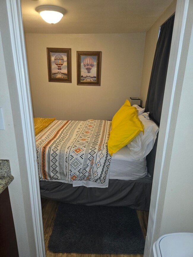 Building Photo - R and B Properties