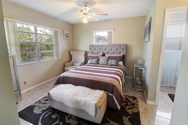 Foto del edificio - 3246 NW 102nd Terrace