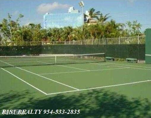 Foto del edificio - 6245 Bay Club Dr