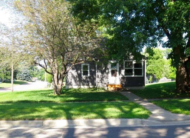 Building Photo - 400 Mound Ave