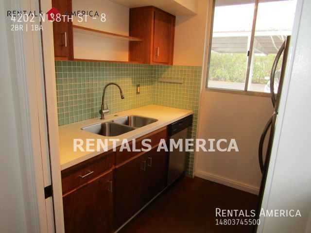 Foto del edificio - Contemporary 2 Bd / 1 Ba Condo in Arcadia ...