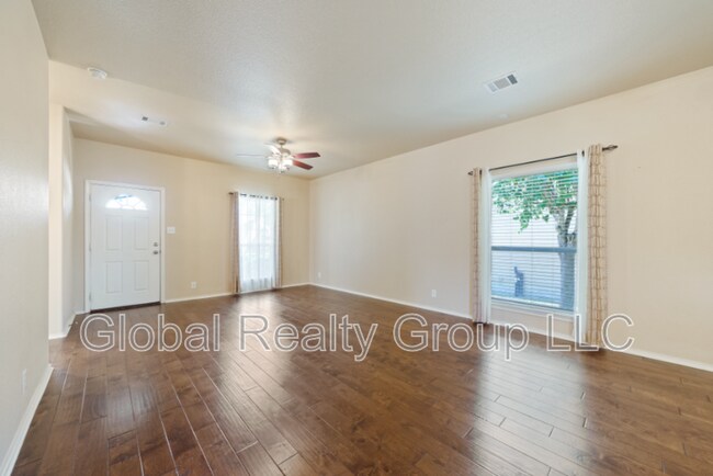 Building Photo - 308 Rustic Tr