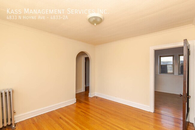 Foto del edificio - 4833 N Hoyne Ave