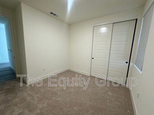 Foto del edificio - 4035 W Sunnyview Ave