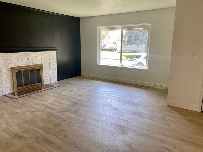 Building Photo - Northside 3 Bedroom 1 Bath Brick Rancher