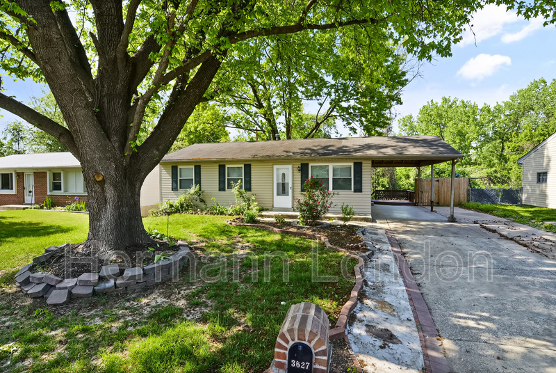 Foto principal - 3627 St Alban Dr
