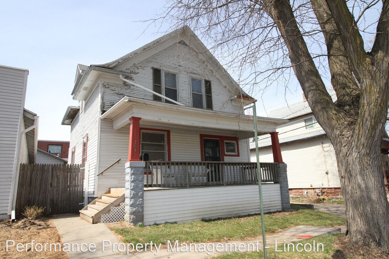 Primary Photo - 2 br, 1.5 bath House - 121 N 28th St.