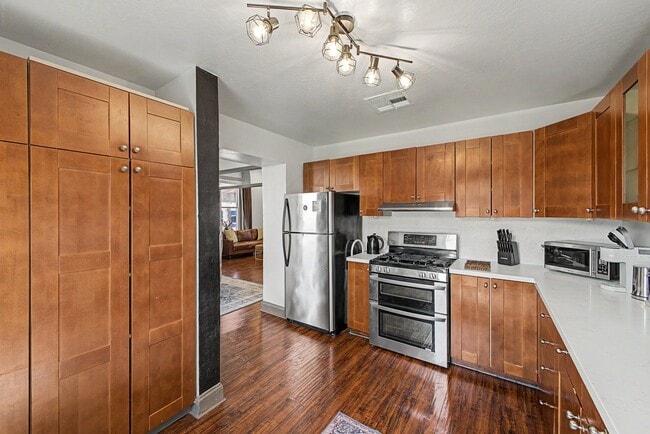 Foto del edificio - 1150 E Pierce St