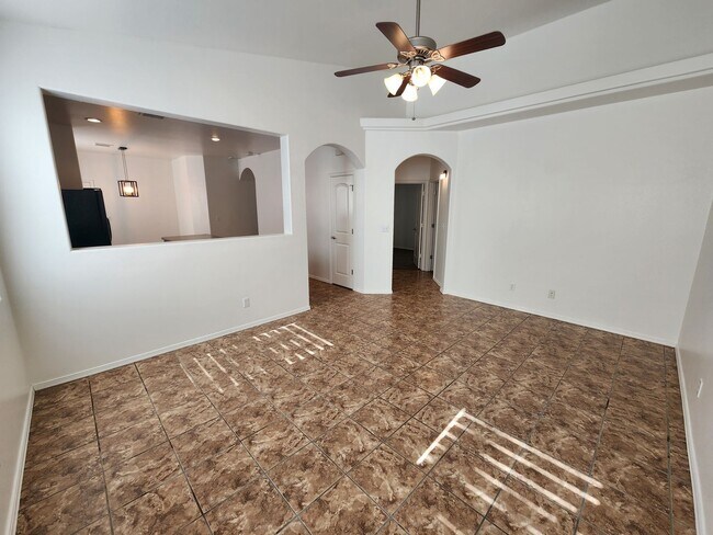 Foto del edificio - 4942 Sherwood Rd
