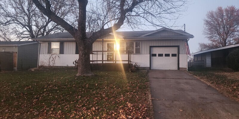 Primary Photo - 1023 McClernon