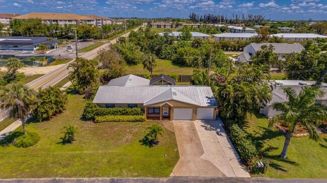 Building Photo - 16011 Carver Gardens Dr