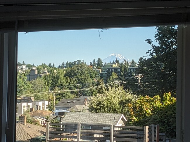 Building Photo - 4406 34th Ave S