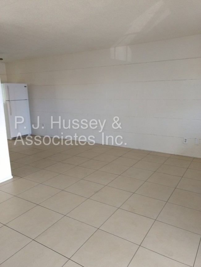 Building Photo - 1412 N 35th St