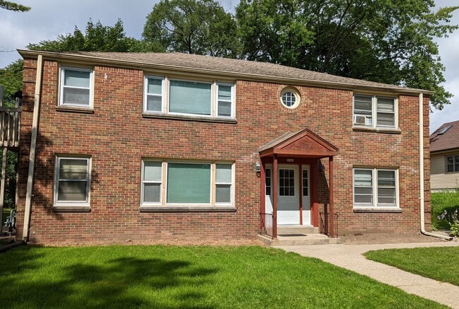 Building Photo - 3141 S 48th St