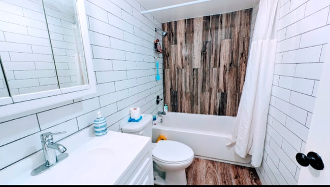 Building Photo - 35 Winfield Ave