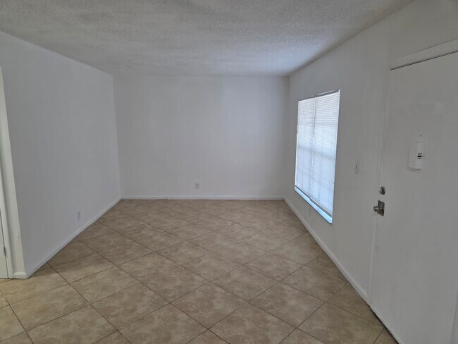 Foto del edificio - 1333 S Dixie Hwy