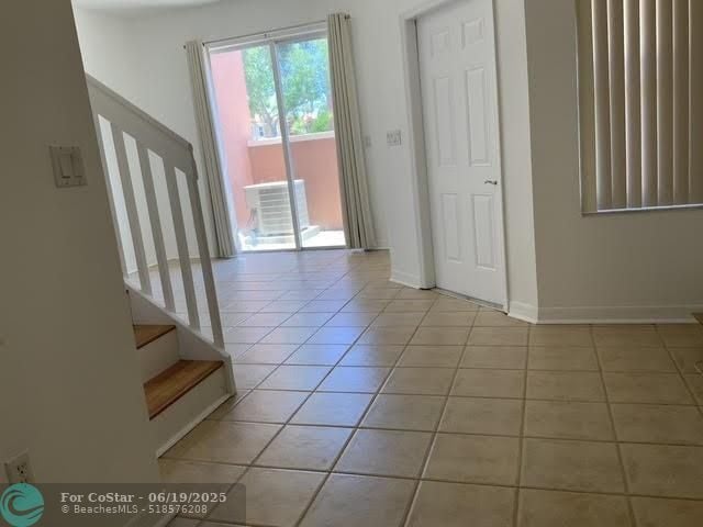 Building Photo - 614 SW 106th Ave