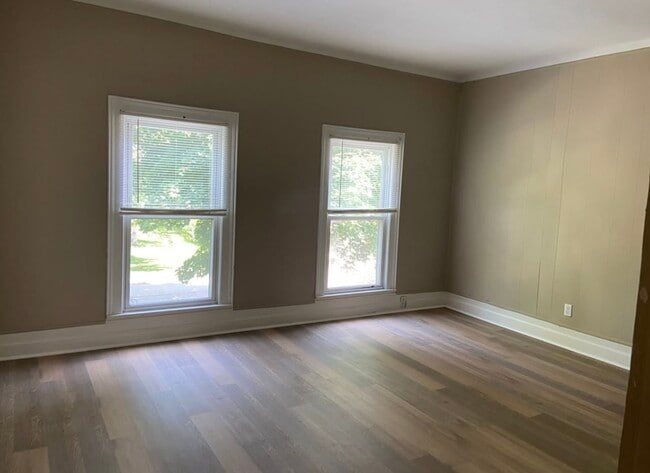 Building Photo - 522 Fleming St