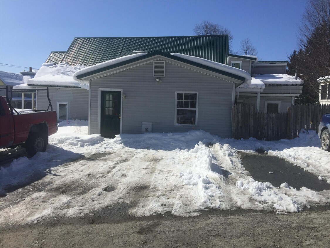 50 Brook St Unit 1, Barre, VT 05641 Room for Rent in Barre, VT