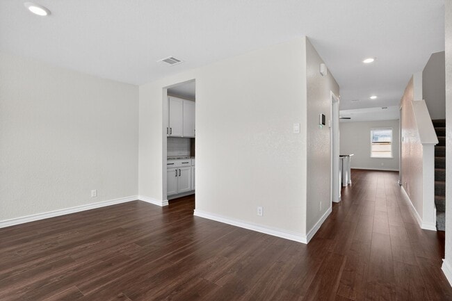Building Photo - Spacious 5BR Home with Game Room, First-Floor Primary Suite & Appliances Included