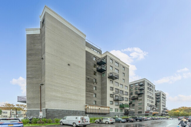 Building Photo - Pinnacle Condominiums