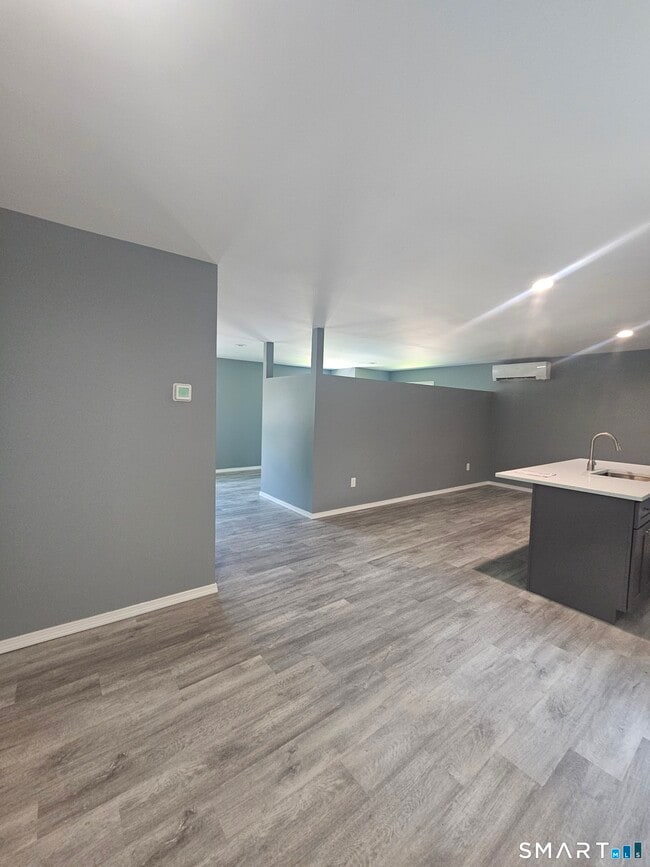 Foto del edificio - 80 Pearl Harbor Cir