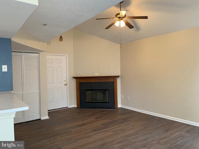 Building Photo - 14053 Vista Dr