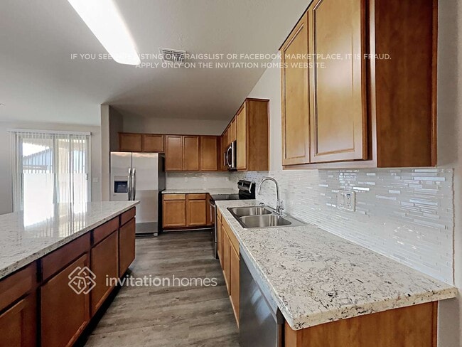 Building Photo - 17545 W Jessie Ln