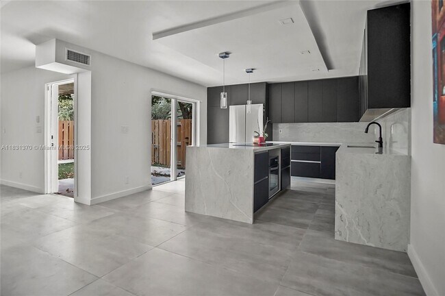 Foto del edificio - 2161 Orange Grove Dr
