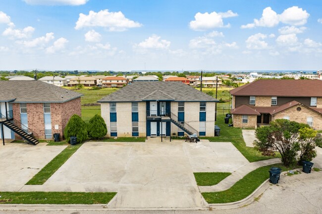 Building Photo - 1105 Horizon Dr