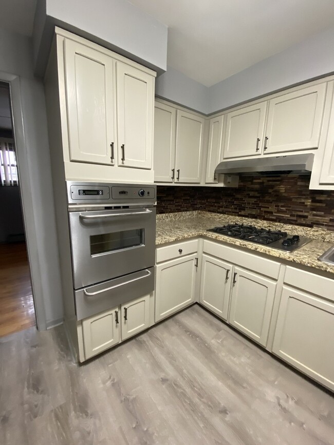 Building Photo - 23 N King Arthur Ct