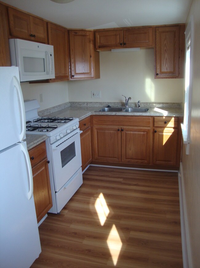 New kitchen! - 225 College Ave