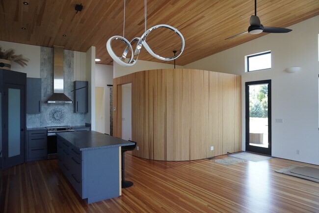 Foto del edificio - 4330 Parker Hill Rd