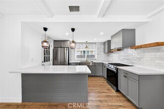 Building Photo - 2571 Wilshire Ave