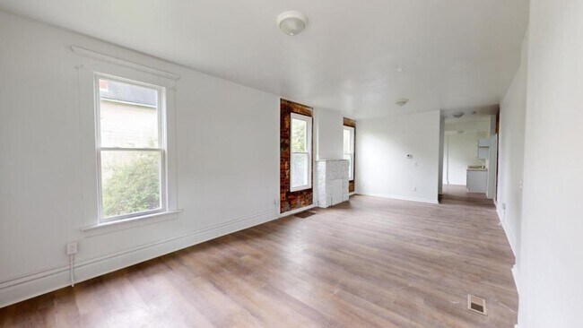 Building Photo - 245 N 18th ST