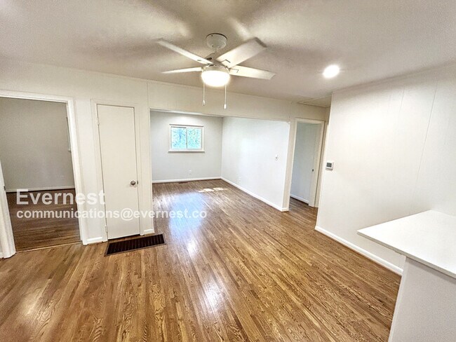 Building Photo - 545 Edgecrest Cir