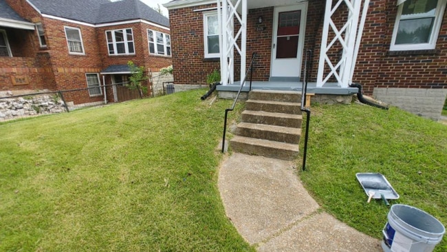 Building Photo - 3820 Lawler Dr