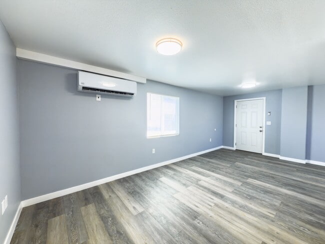 Building Photo - 1155-1159 E 10th St