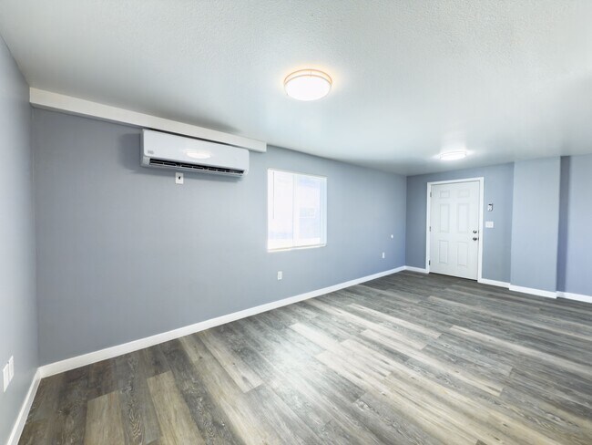 Foto del edificio - 1155-1159 E 10th St