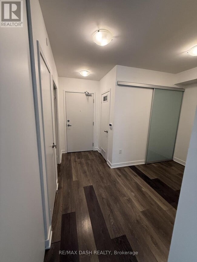 Photo du bâtiment - 99 Broadway Ave