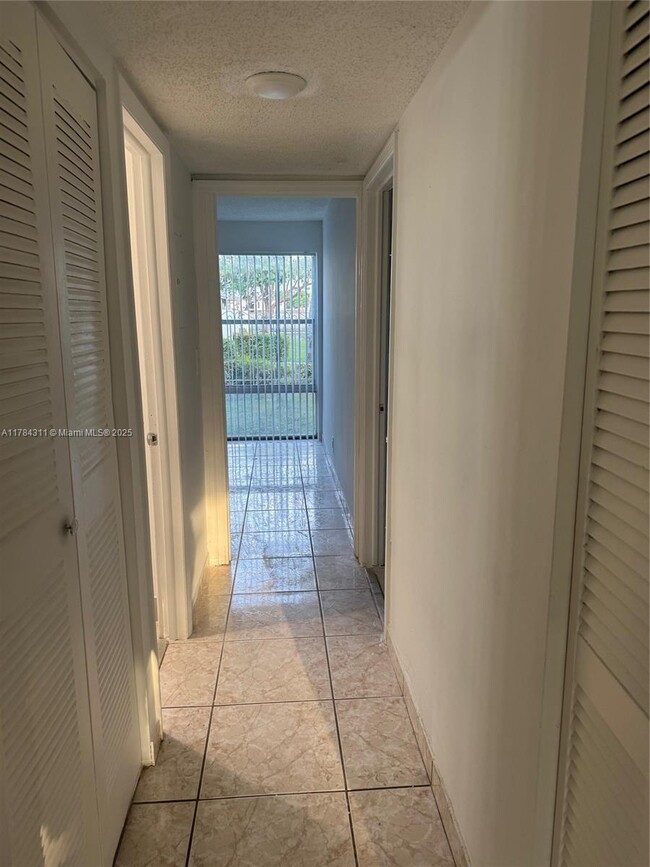 Foto del edificio - 2075 NW 46th Ave