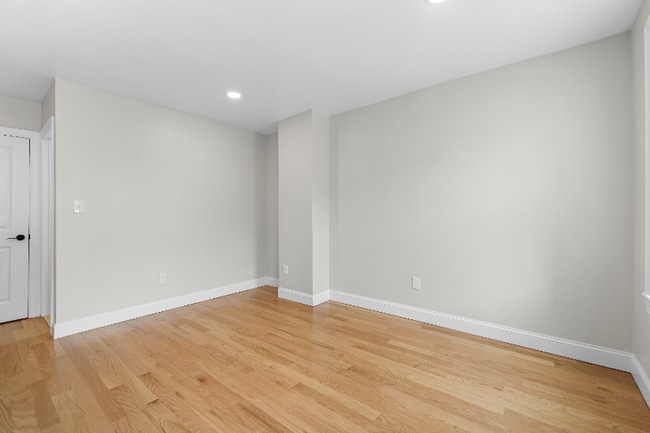 Building Photo - 1439 Haubert St