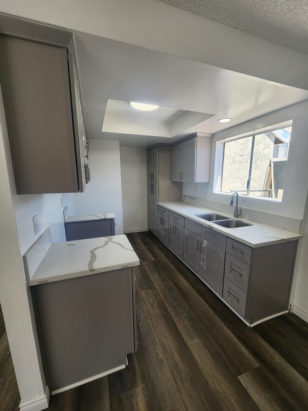 Foto principal - 1451 W 146th St