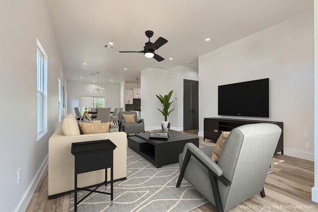 Foto del edificio - 642 Cypress Ln