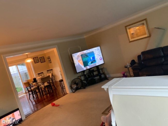 Building Photo - 3 br, 3 bath Townhome - 1656 Angela Drive