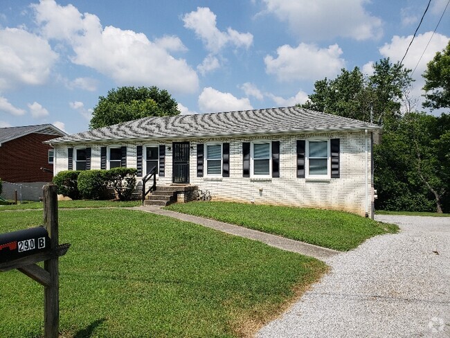 Building Photo - 290 Largo Dr