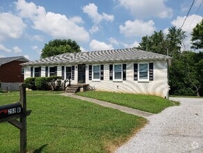 Building Photo - 290 Largo Dr