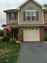 Building Photo - 2029 Powell Dr