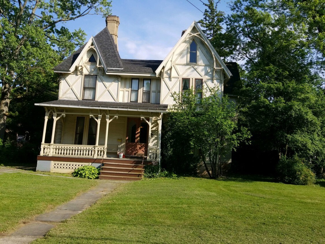 Foto principal - 143 Howell St